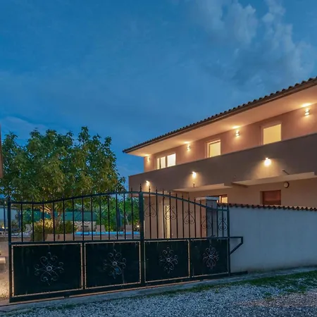 House Leone Feriehus Bibici