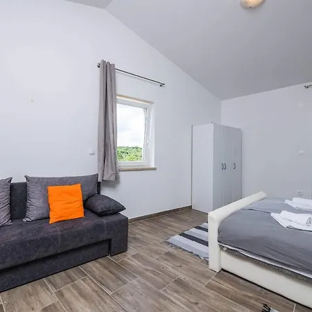 Holiday home House Leone Bibici